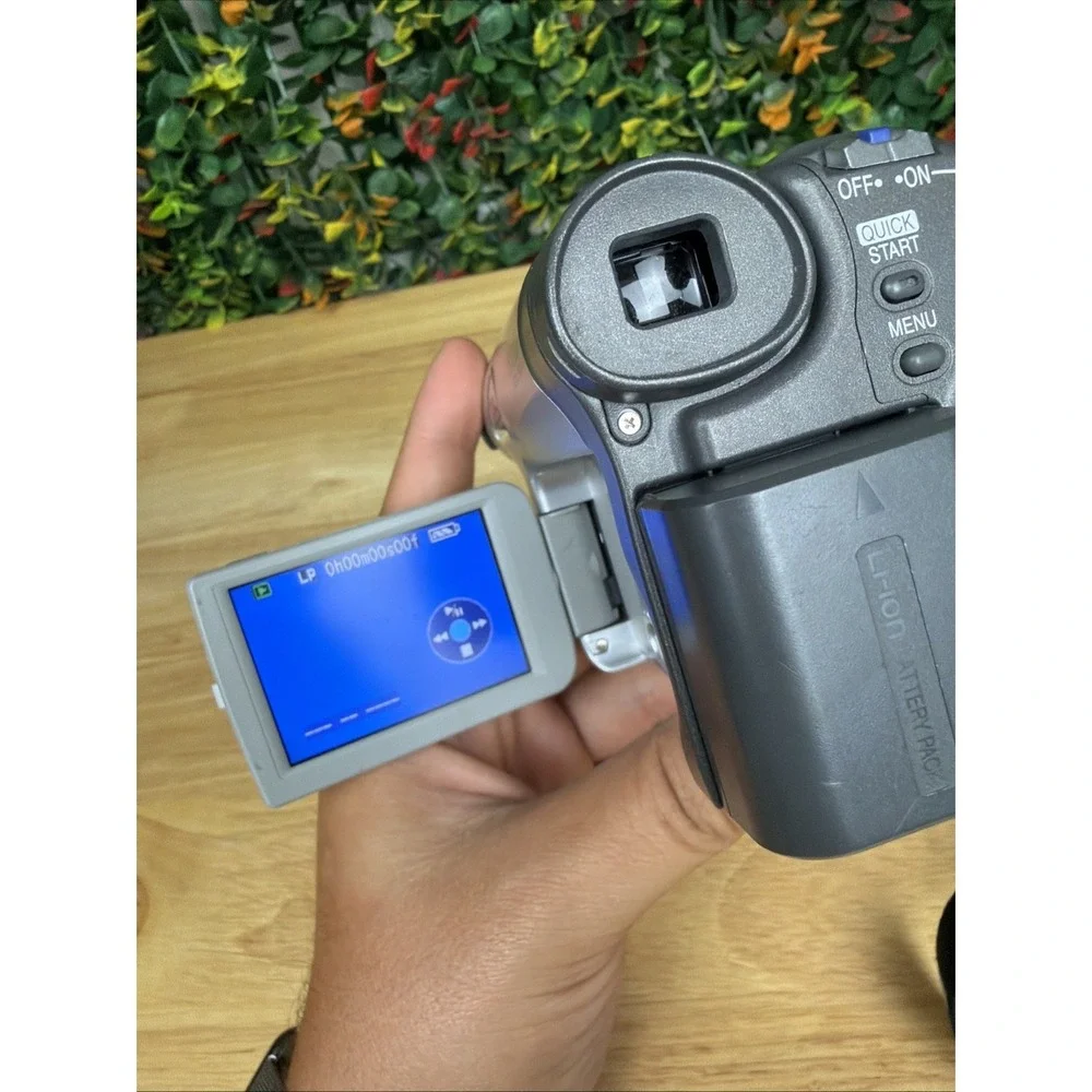 Panasonic PV-GS31‎ MiniDV Camcorder 26x Zoom Record & Playback Charger (TESTED)
